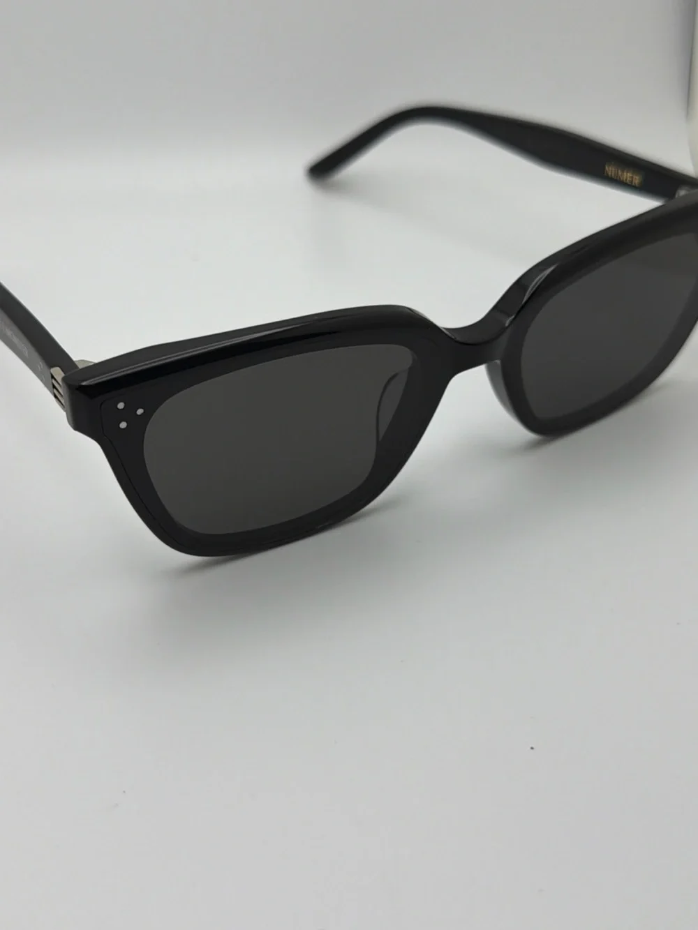 GENTLE MONSTER Numer Black Sunglasses EUC